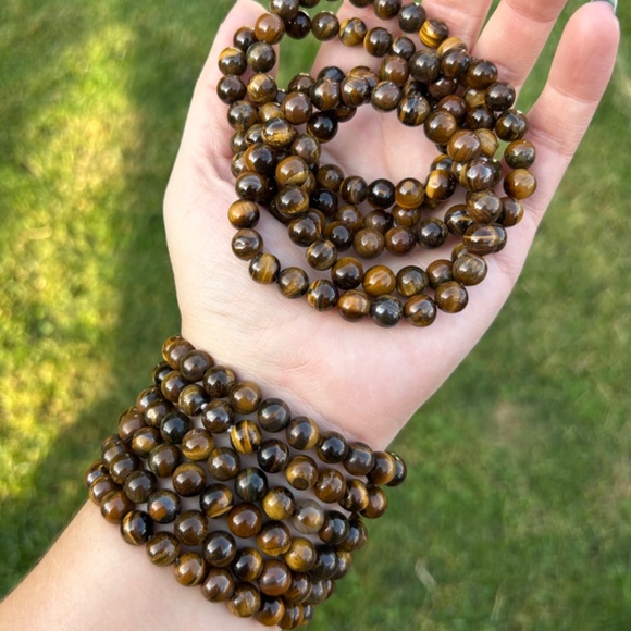 Natural Tigers eye 8mm beaded Bracelet - Picture 3 of 3